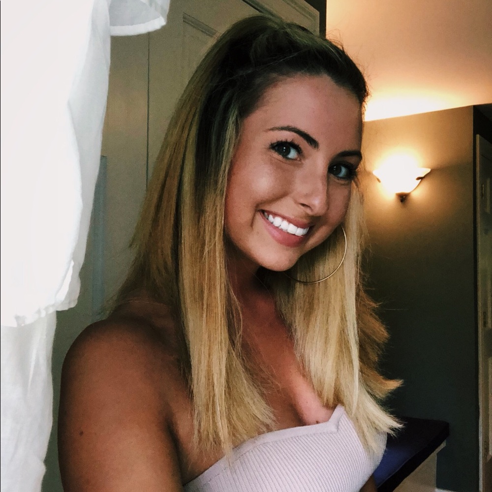 Meet your Posher, Olivia